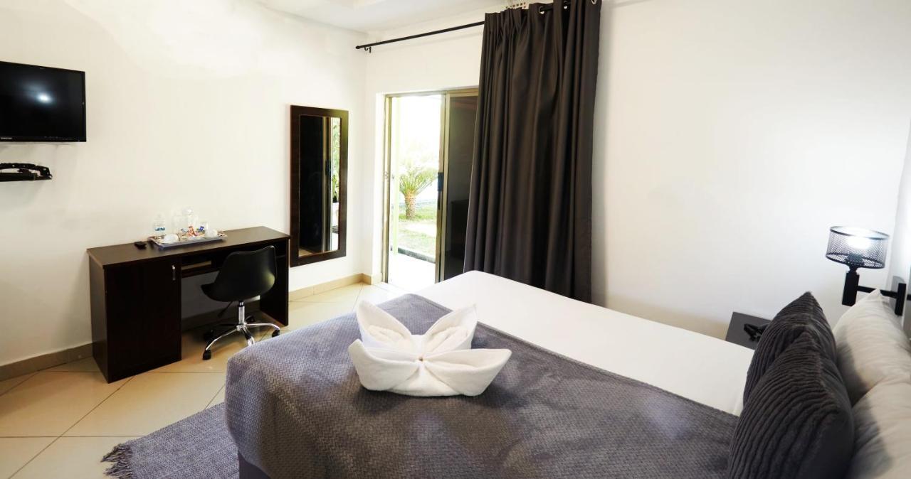 Laha Hotel Maun Zewnętrze zdjęcie